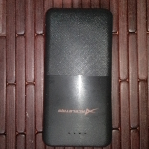 Power Bank - Picture 2 of 3